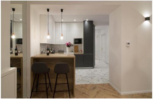 Rijeka Apartamento | Stylish - Centre Apartment Theatre View