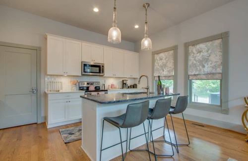 Hillsboro Village Condominio | Stylish Charmer around the corner from Belmont U!