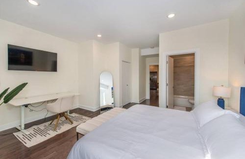 North Bergen Apartamento | Stylish Chic Condo NYC at Fingertips