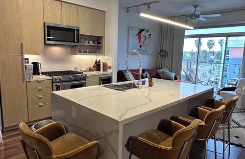 Carthay Circle Apartamento | Stylish & Chic Next to LACMA
