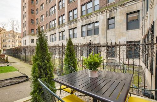 Edgewater Beach Casa | Stylish Chicago Retreat Walk to Loyola University