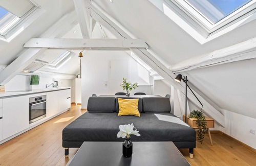 Limpertsberg Apartamento | Stylish City Escape: Modern 3-BR in Limpertsberg