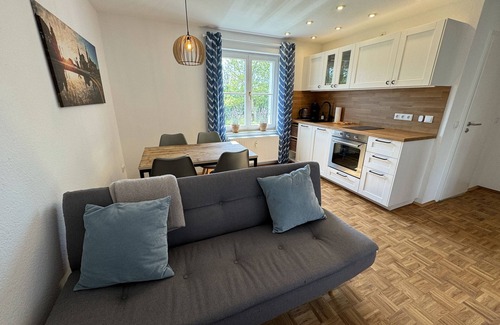 Kaditz Apartamento | Stylish city retreat near the Elbe - King-size bed