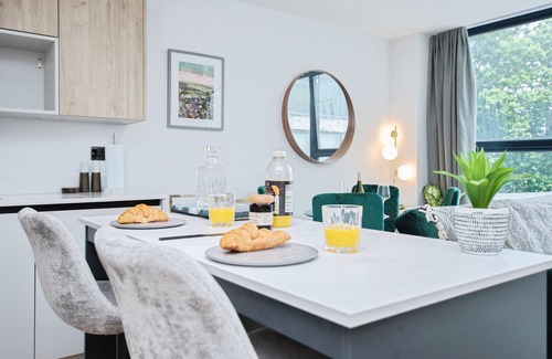Boscombe Apartamento | Stylish Coastal Apartment in Boscombe | Modern Comforts Near Sandbanks & Jurassic Coast