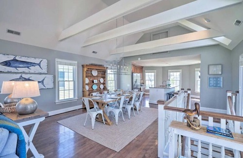 Buck Island Casa | Stylish Coastal Hm~Walk to Beach