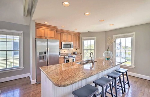 Buck Island Casa | Stylish Coastal Hm~Walk to Beach