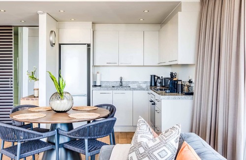 Green Point Apartamento | Stylish Comfort at the Luxurious Tramonto