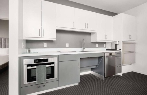 Iowa City Casa | STYLISH COMFORT IN DOWNTOWN IOWA CITY