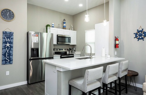 Corpus Christi Casa | Stylish Comfort Steps from the Beach in Brand-New Complex