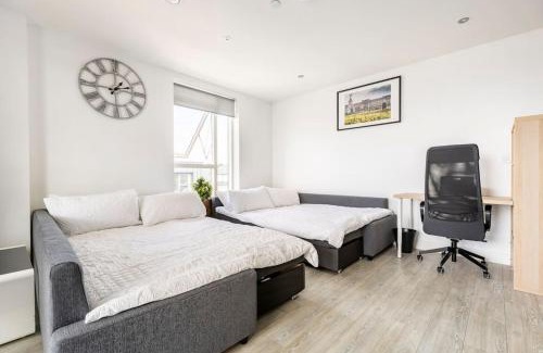 South Harrow Apartamento | Stylish & Comfortable Top-Floor Flat in Harrow
