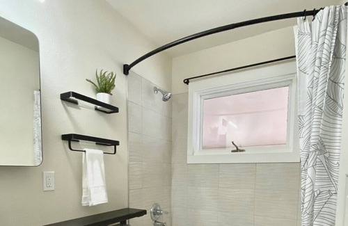 Rapid City Casa | Stylish & Comfortable 3 Queen Beds - Minutes from Downtown