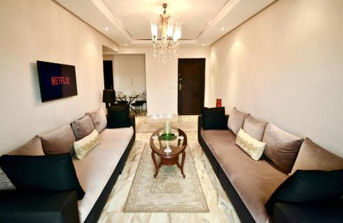 Semlalia Apartamento | Stylish, Comfy Gem 5 Location,Pool, Balcony