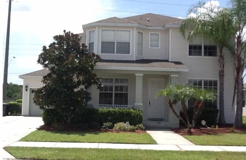 Trafalgar Village Casa | Stylish & Comfy ~ Mins to Disney ~ Pool ~ Hot Tub!