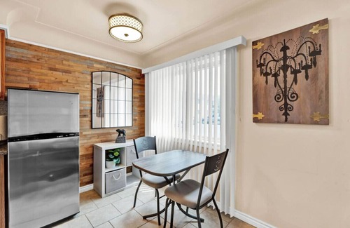 Shelby Township Apartamento | Stylish & Comfy Shleby Retreat ~ Patio ~ Parking!