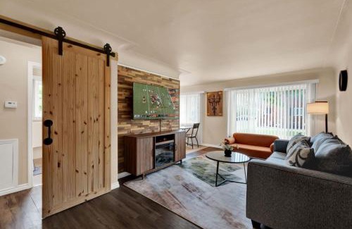 Shelby Township Apartamento | Stylish Comfy Shleby Retreat Patio Parking