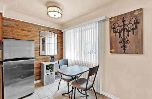 Shelby Township Apartamento | Stylish Comfy Shleby Retreat Patio Parking