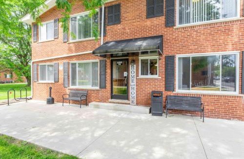 Shelby Township Apartamento | Stylish Comfy Shleby Retreat Patio Parking