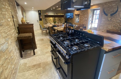 Coulaures Casa | Stylish complex - perfect for friends and families gatherings of up-to 24