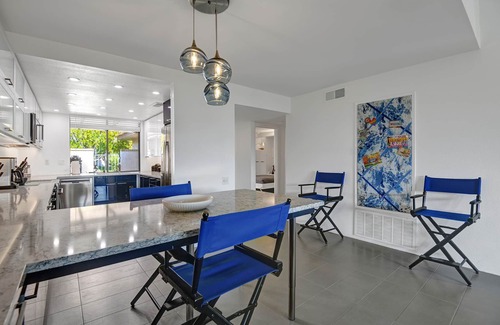 Sunrise Vista Chino Condominio | Stylish Condo at Sunrise Racquet Club-Close to Palm Springs Shopping and Dining