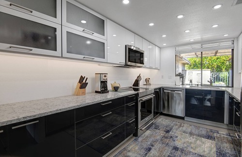 Sunrise Vista Chino Condominio | Stylish Condo at Sunrise Racquet Club-Close to Palm Springs Shopping and Dining