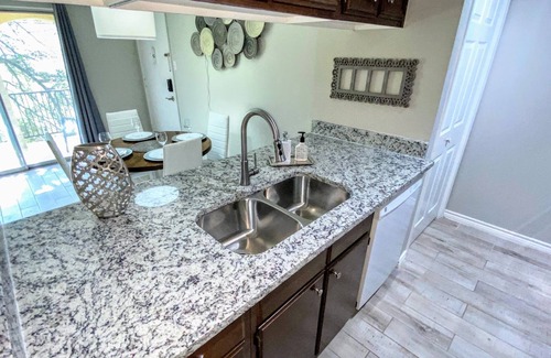 North San Antonio - SAT Condominio | Stylish Condo Baptist H. DWTN 6 Flags River Walk pearl Cantera Sea World Central