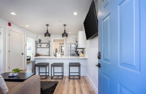 Hillsboro Village Apartamento | Stylish Condo in Hillsboro Village 3 Beds + Parking