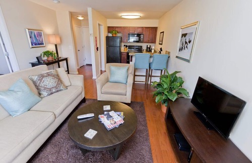 Melrose Condominio | Piso elegante en el moderno 12South