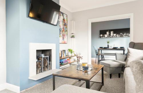 Bournemouth Casa | Stylish & Convenient 4BR House w/Garden & Parking