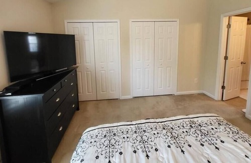 Greensboro Casa | Stylish, Cozy Corporate Townhome with Pool!