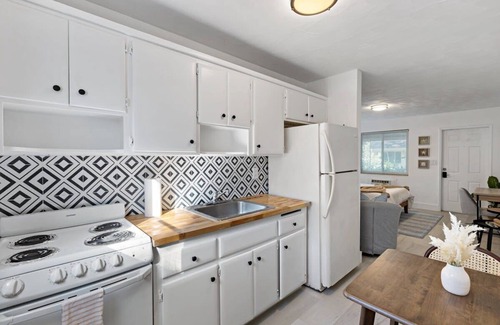 Lake Ridge Apartamento | Stylish & Cozy Studio – Private Getaway