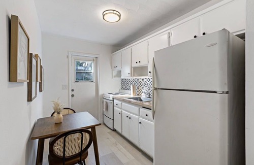 Lake Ridge Apartamento | Stylish & Cozy Studio – Private Getaway