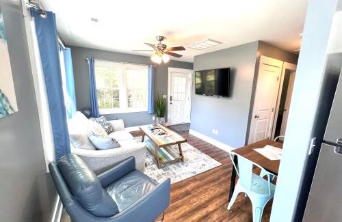 Wilmington Casa | Stylish Cozy Tree House Pet Friendly!