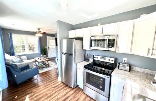 Wilmington Casa | Stylish Cozy Tree House Pet Friendly!