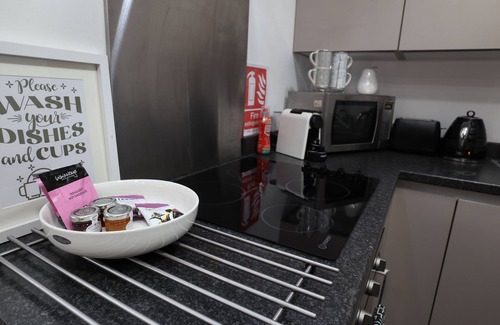 Eastbourne City Centre Apartamento | Apartamento-De Lujo-Baño Privado-Vista a la Calle-Ground Floor
