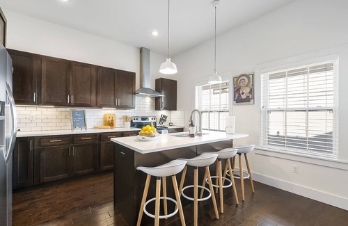 Downtown Condominio | Stylish, dog-friendly condo with WiFi, board games, washer/dyer, & central AC