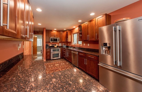 North Glade Hills Casa | New! Hilltop Haven: Lake Access, Wood Fireplace, Fire Pit!