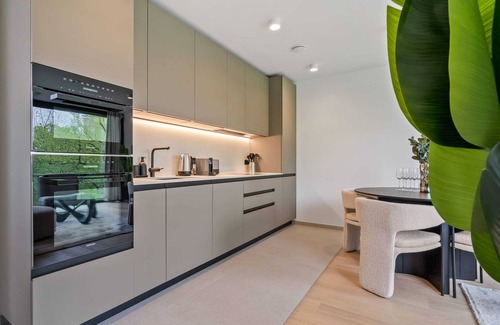 Ville Haute Apartamento | Stylish Downtown Escape with Comforts