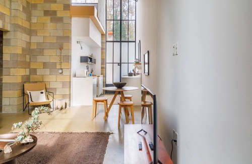 Cortez Hill Apartamento | Stylish Downtown Loft wFree Onsite/Parking in Little Italy. Pet Friendly!