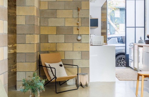 Cortez Hill Apartamento | Stylish Downtown Loft wFree Onsite/Parking in Little Italy. Pet Friendly!