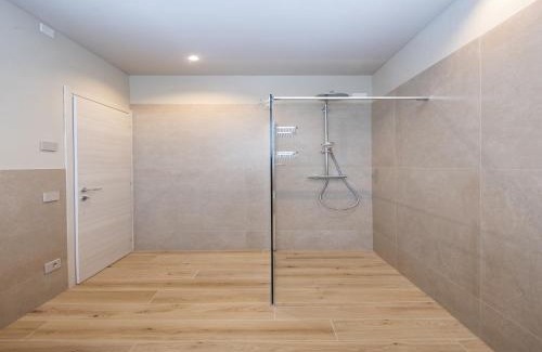 Farra di Soligo Apartamento | Stylish Duplex in Verbania
