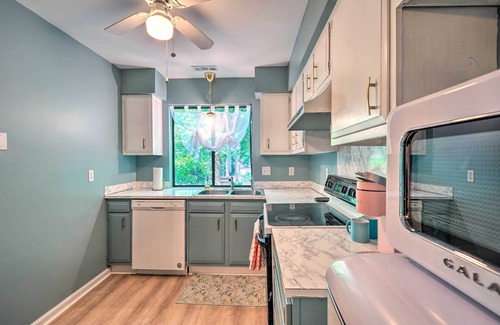 North Garrett Road Casa | Stylish Durham Townhome < 5 Mi to Downtown!