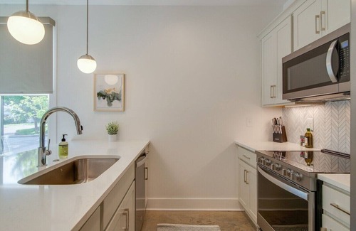 Greenwood Casa | Stylish East Nashville Home for 10