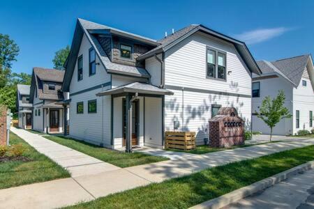 Greenwood Casa | Stylish East Nashville Townhouse for 6