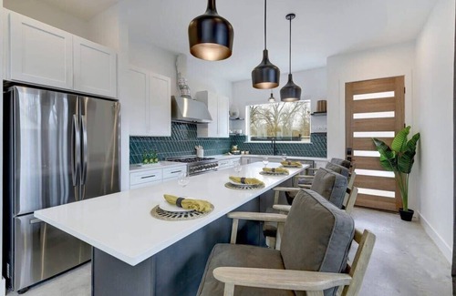 East MLK Casa | Stylish Elegant Construction | Heated Pool