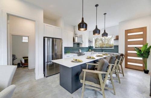 East MLK Casa | Stylish Elegant Construction | Heated Pool