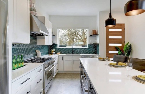 East MLK Casa | Stylish Elegant Construction | Heated Pool