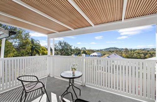 Herston Casa | Stylish Escape with Balcony near RBWH and CBD