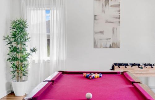 Southeast Yonkers Casa | Stylish Escape with Game Room, Balcony and Free Parking