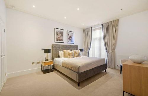 Royal Borough of Kensington and Chelsea Apartamento | Stylish Family Apartments near Kensington High Street - by Short Stories London