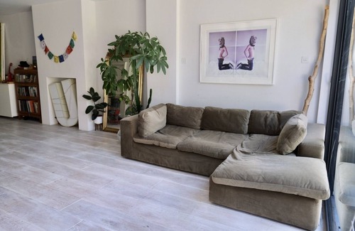Leabridge Casa | Stylish Family Home Surrounded By Nature In Urban Cool Oasis Of Hackney
